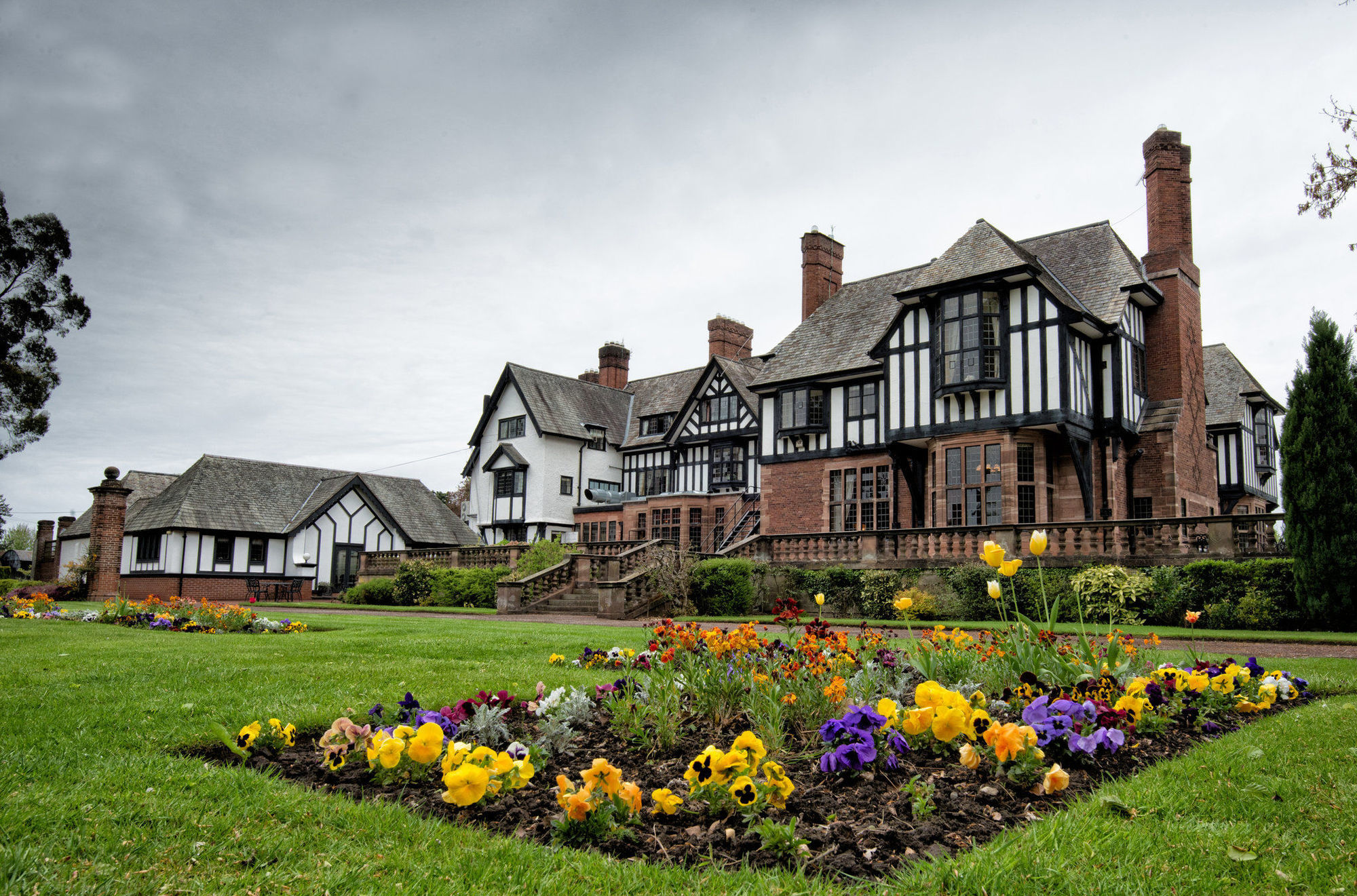 Inglewood Manor Hotel Ledsham  Ngoại thất bức ảnh